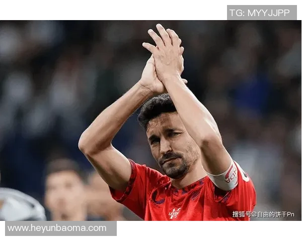 足球传奇谢幕时刻：回顾球星们的退役瞬间与永恒辉煌