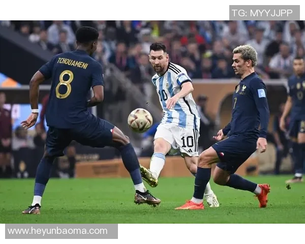 全球足球巨星崛起之路 揭秘八大球王背后的传奇故事