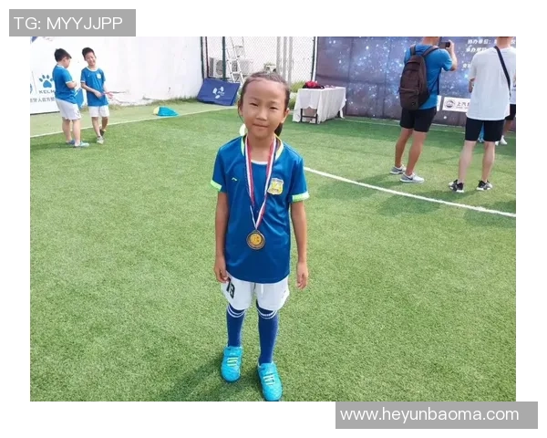 足球巨星三子成长记：他们的名字背后隐藏着怎样的故事与梦想